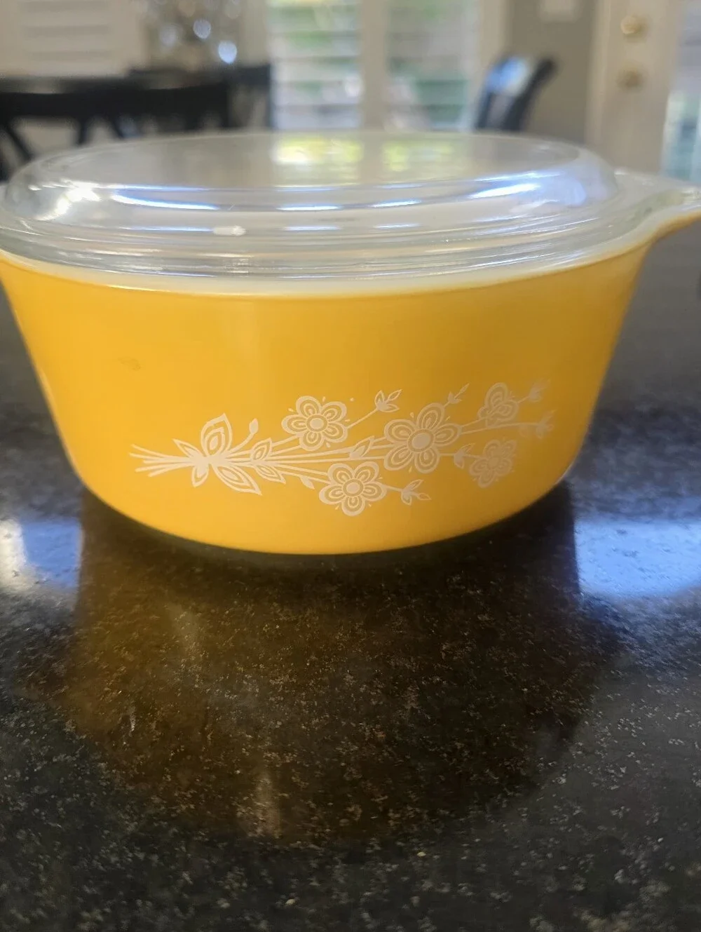 Pyrex Yellow 💛 🦋 Butterfly Pattern Casserole with Clear Lid